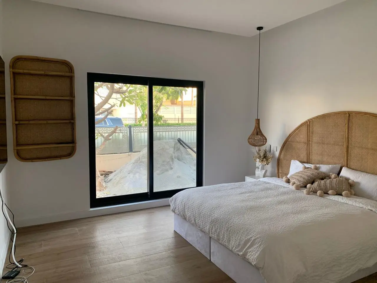 Bedroom aluminium window