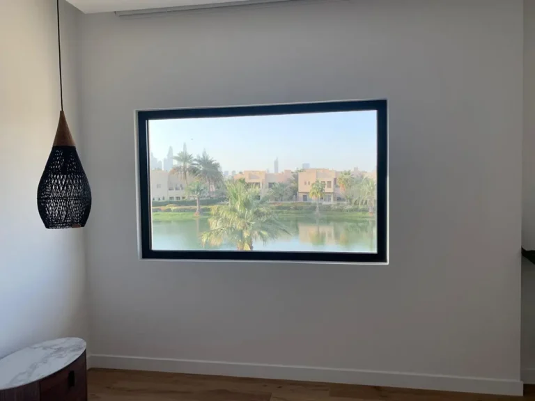 Fixed picture window