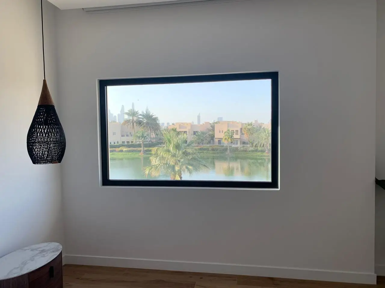 Fixed picture window